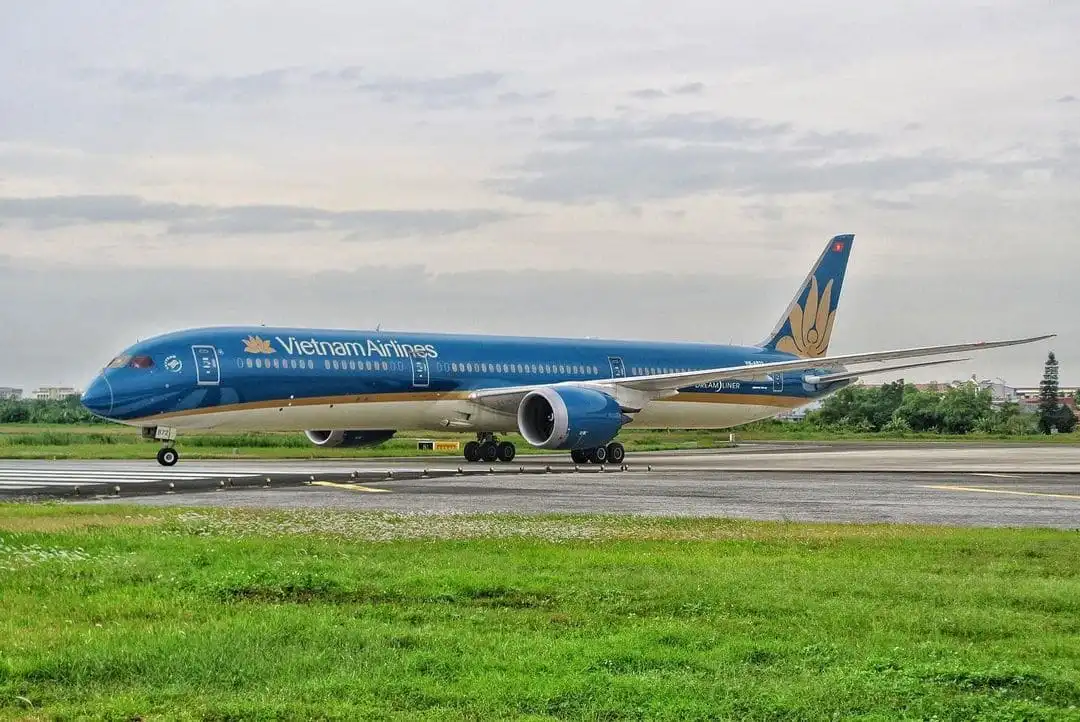Vietnam Airlines plane prepare to take off