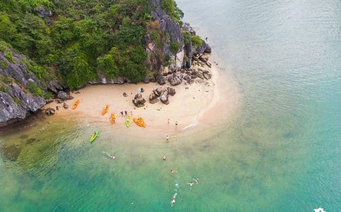 Ba Trai Dao (Three Peaches) Beach