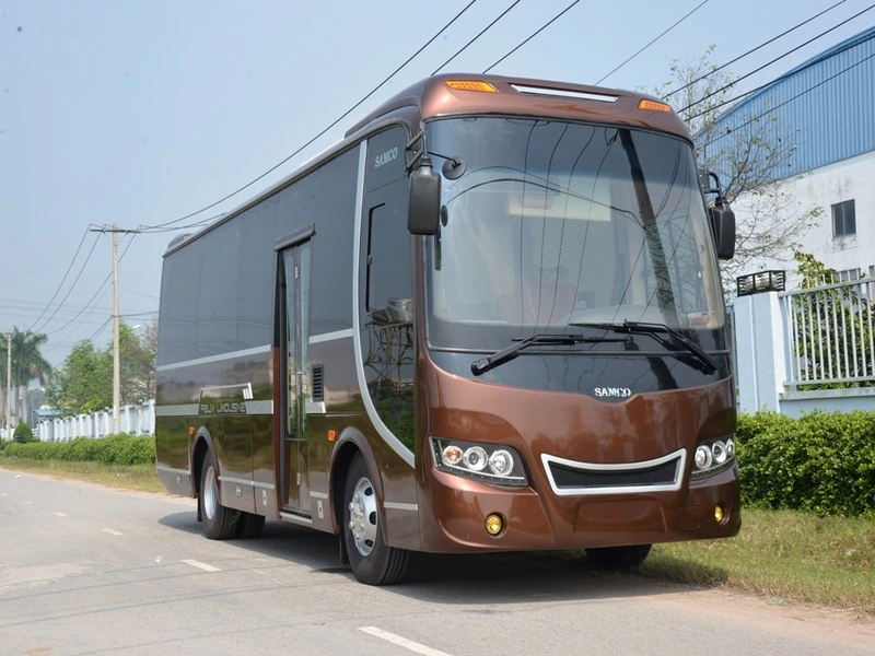 a shuttle bus to Halong operating by the cruise