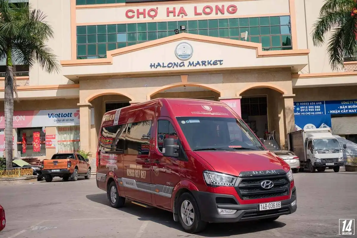 a limousine ready to depart from Halong Bay to Sapa