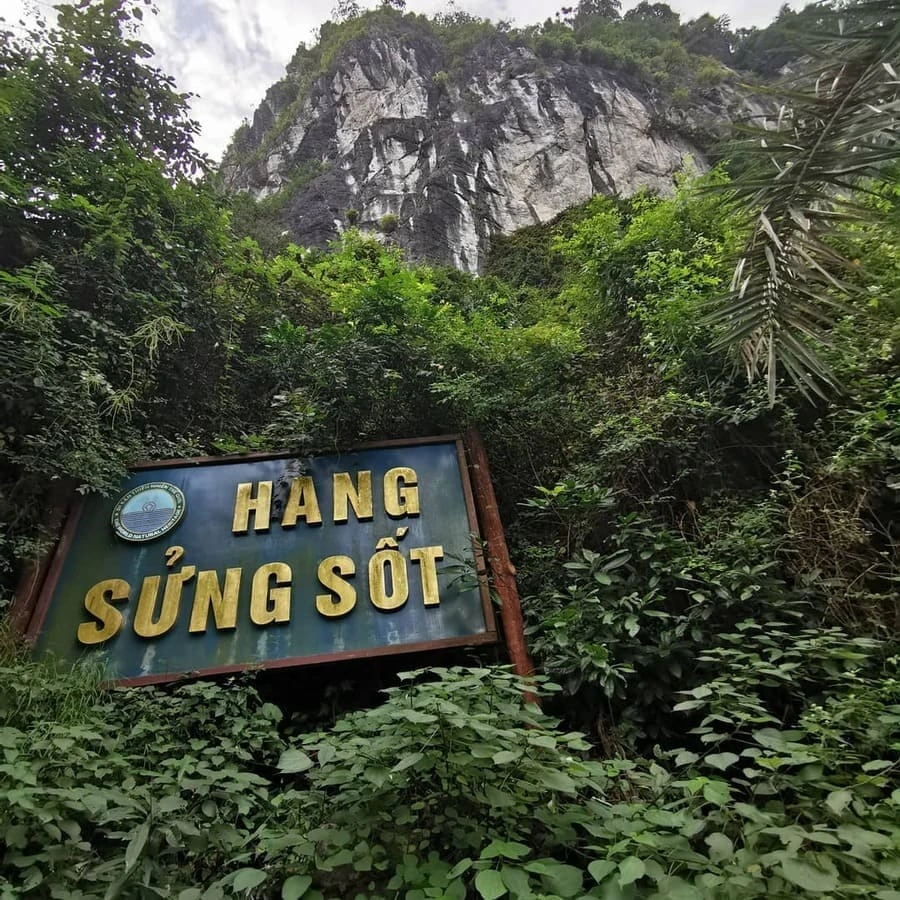 Sung Sot Cave Entrance