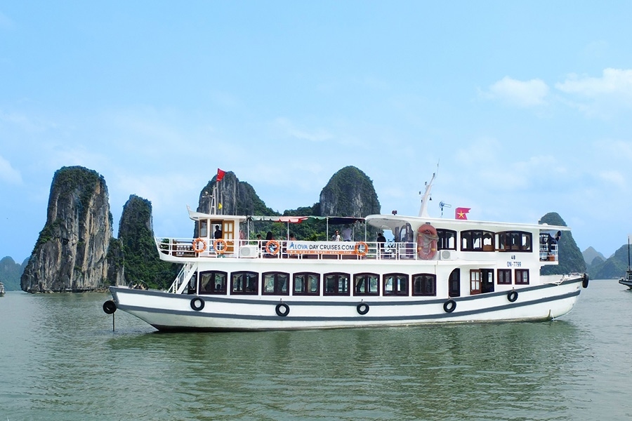 a day boat in Halong Bay