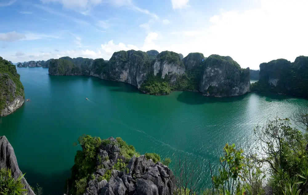 Halong Bay clear view in December