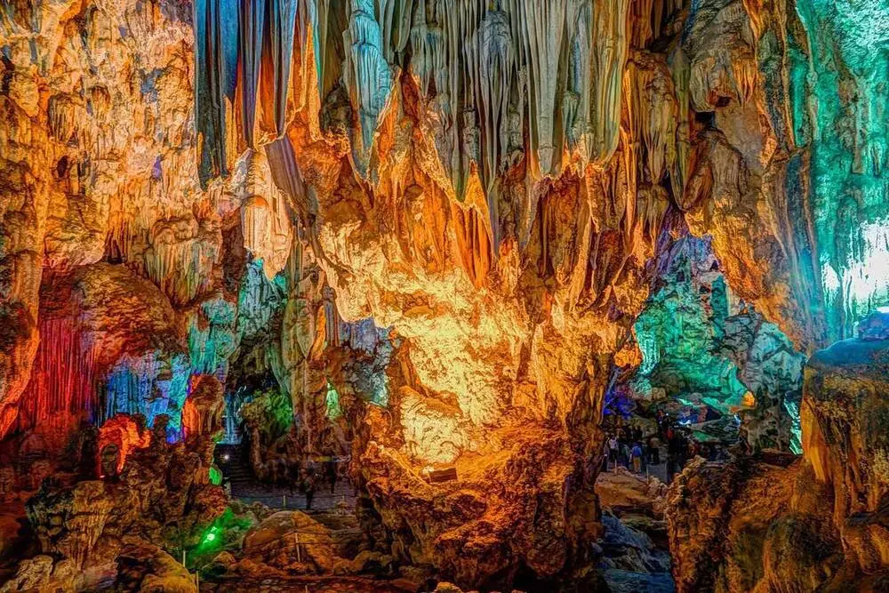 Dau Go Cave