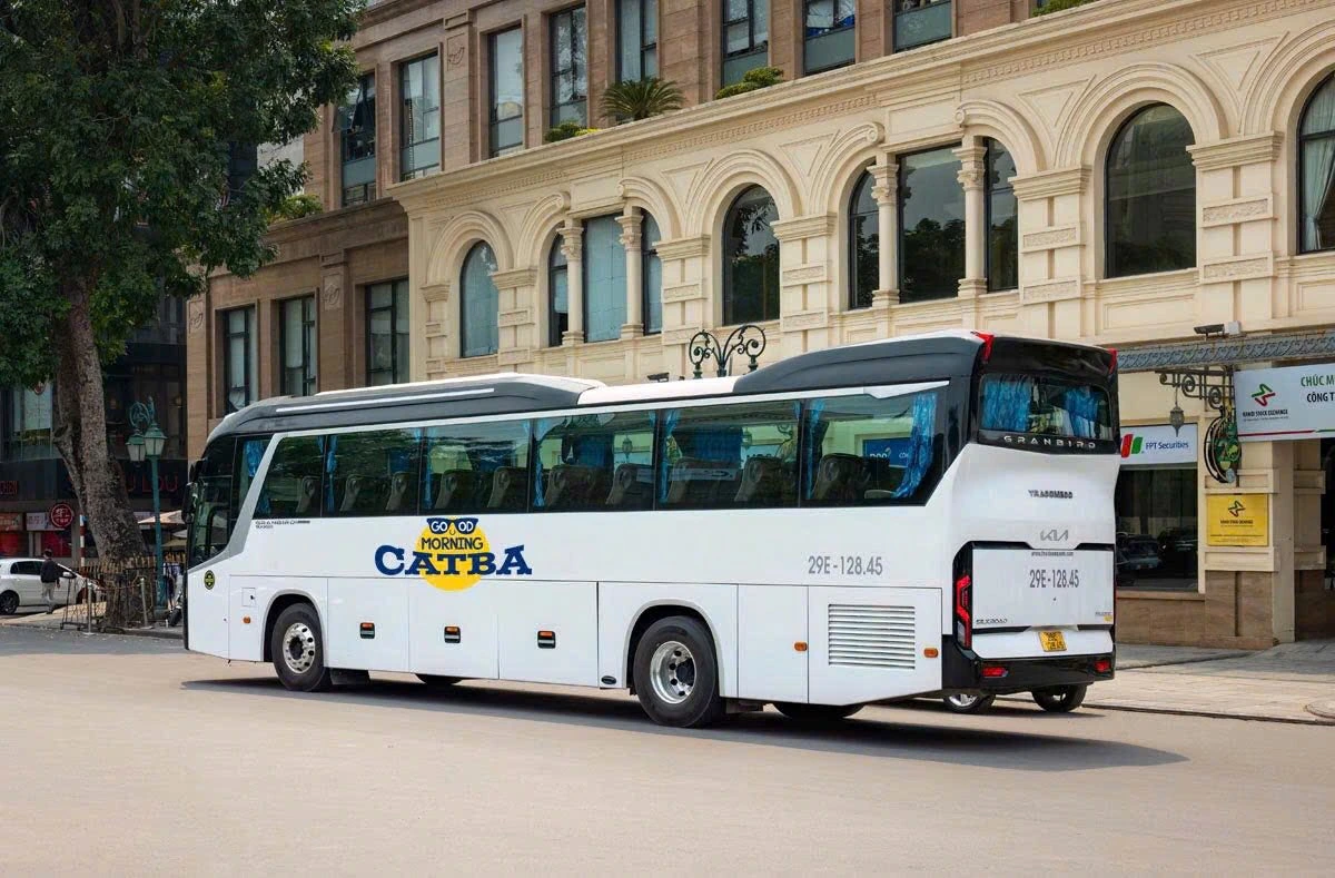 Tourist bus to Lan Ha bay from Hanoi