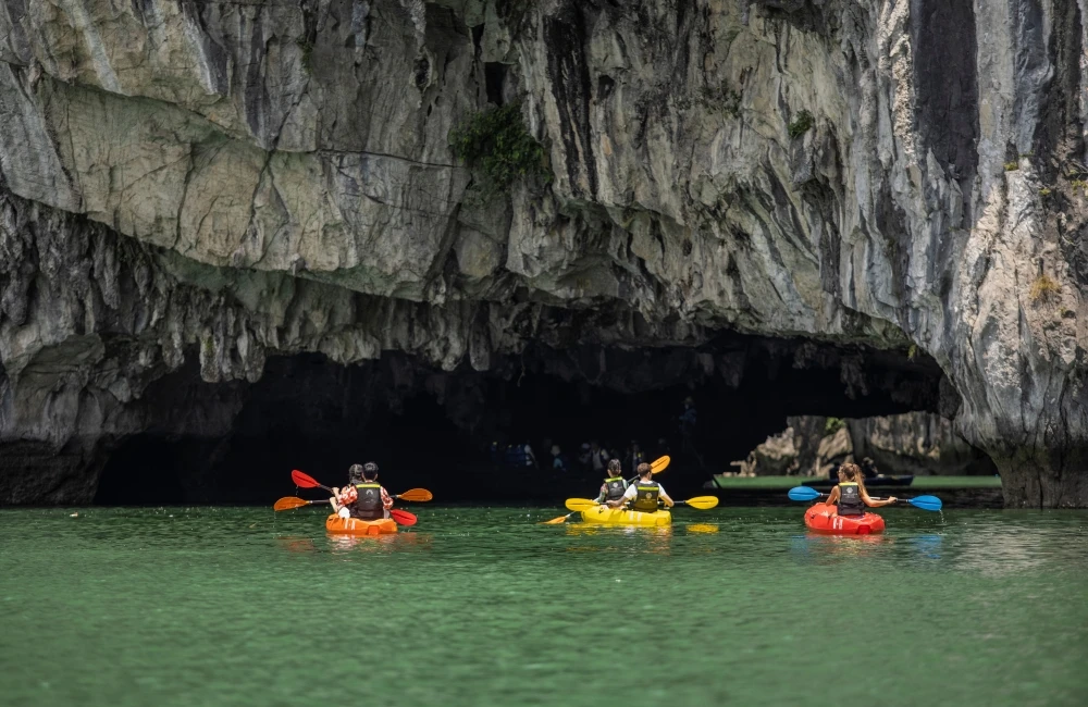 Kayaking in Luon Cave