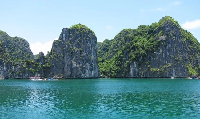 Ao Ech area: A hidden beauty in Lan Ha Bay Halong Bay