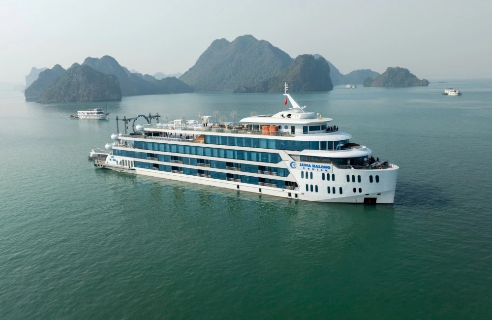 Luna Cruise halong Bay