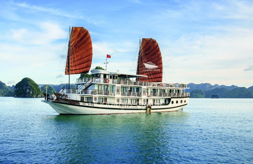 Le Journey Cruise in Halong Bay
