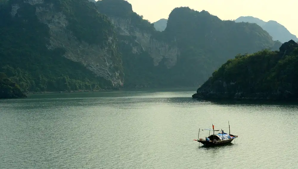 Nice weather in Halong Bay in November