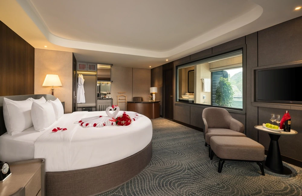 Honeymoon Suite 2