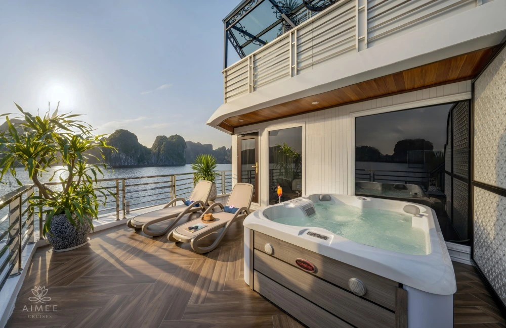 Private Sundeck with loungers and jacuzzi