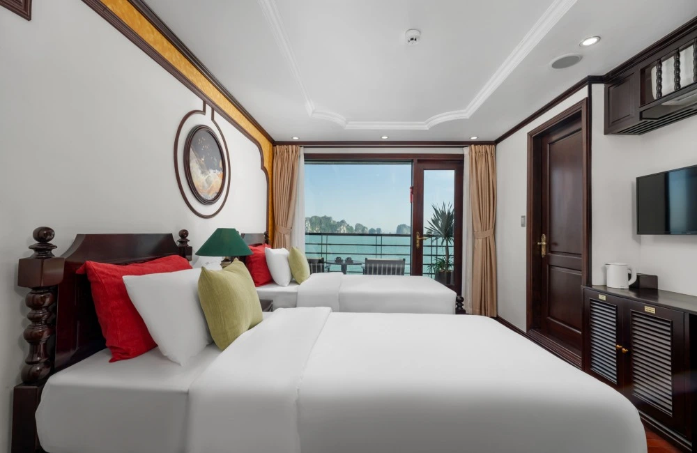 Junior Balcony Suite with twin bed