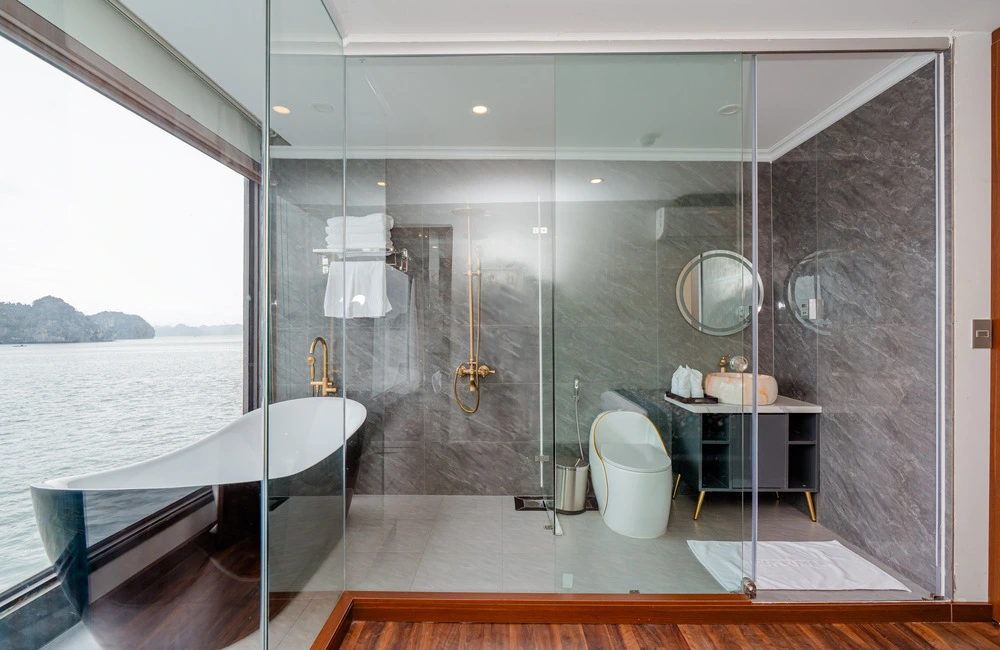 Bathroom with ocean view bathtub