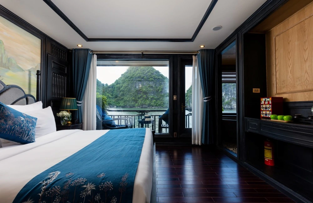 Bai Tu Long Suite