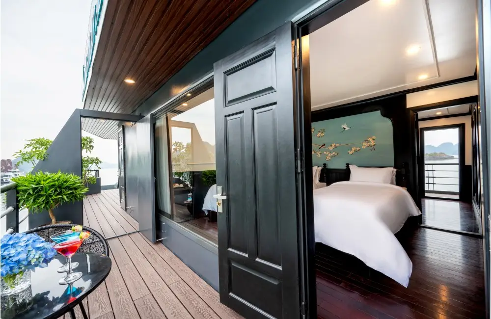 Connecting Cabin