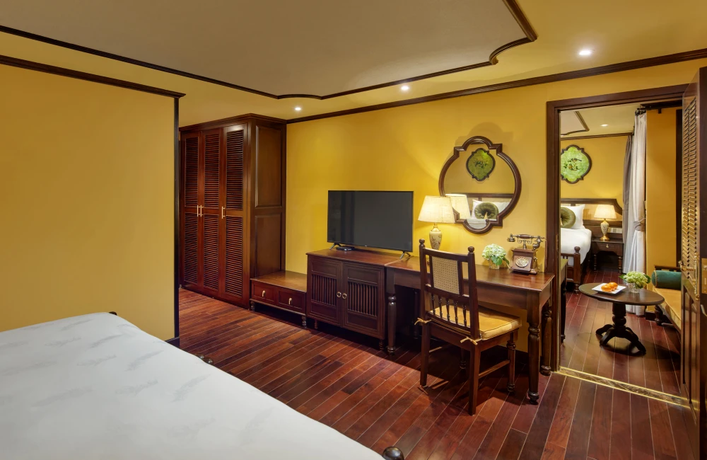 Connecting Suite 2