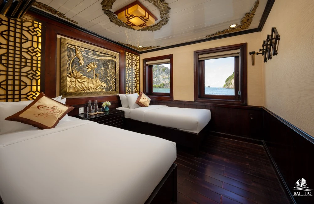 Deluxe Ocean View Cabin with Twin Bed