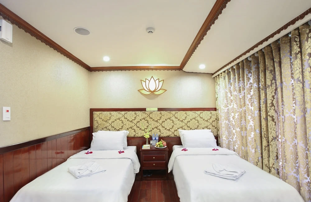 Deluxe Cabin with twin beds