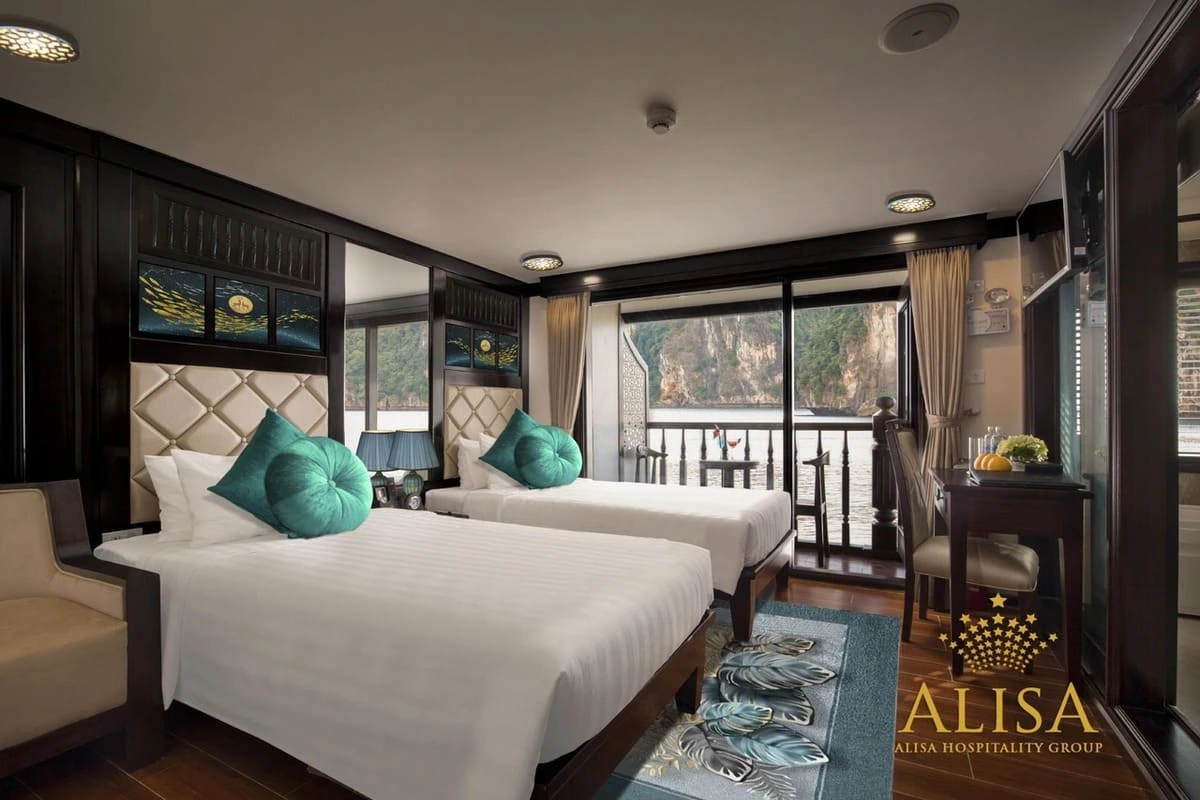 Senior Cabin with twin beds