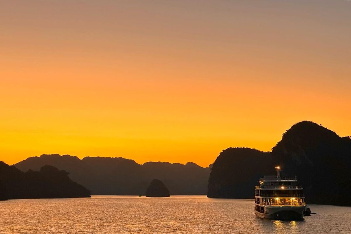 Sunset in Halong Bay
