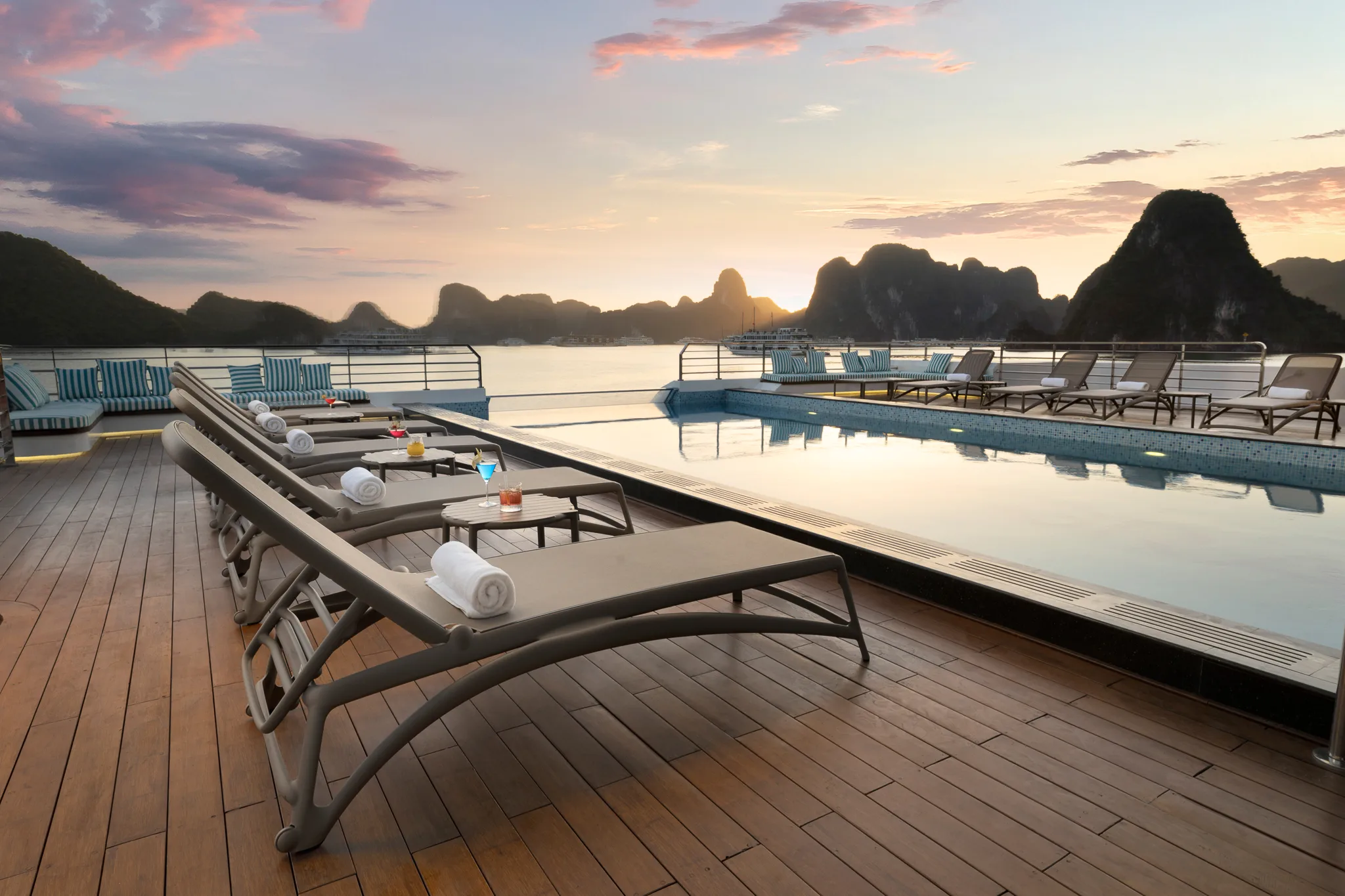 Oceania Pool
