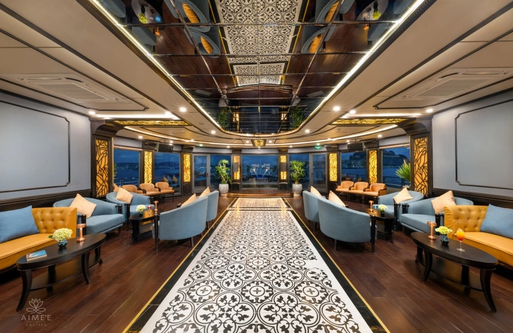 Amethys Lounge on board