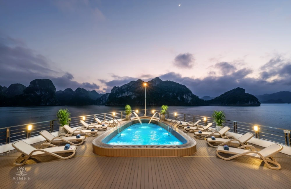 Outdoor pool with Bay view