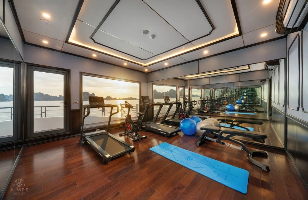 Gym room with Bay view