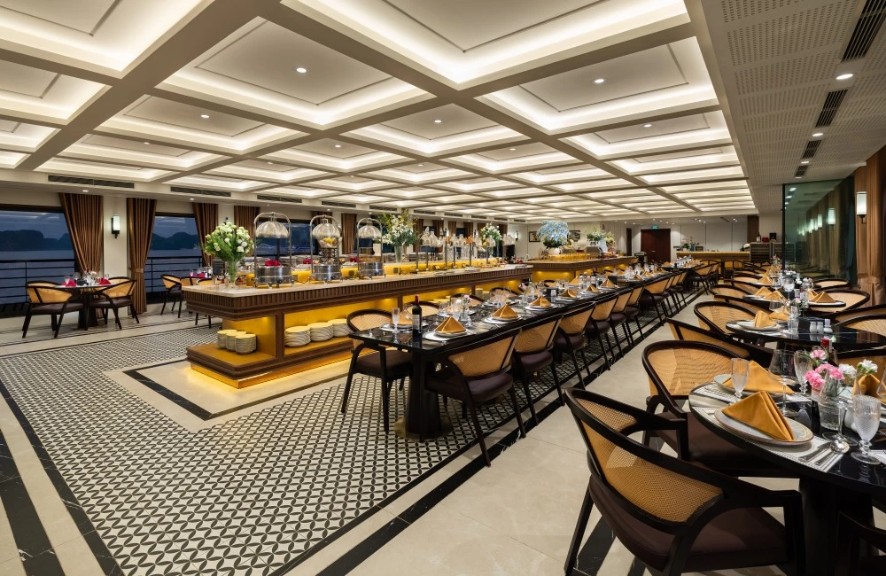 Cruise Restaurant 2