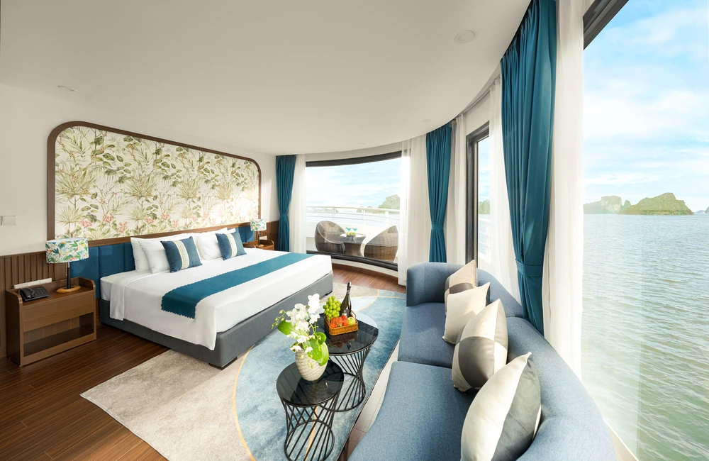 Cruise cabin