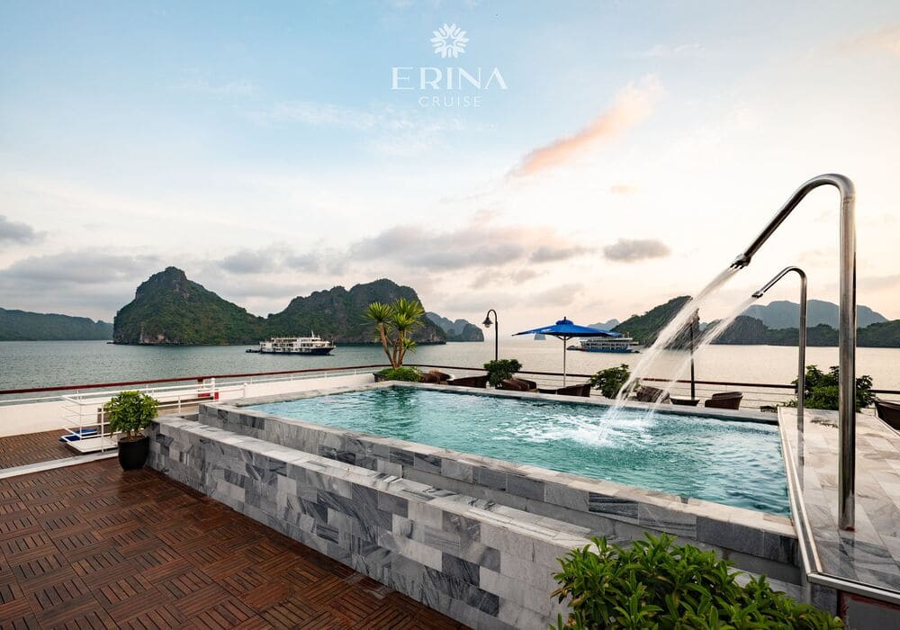 Sundeck Swimming Pool