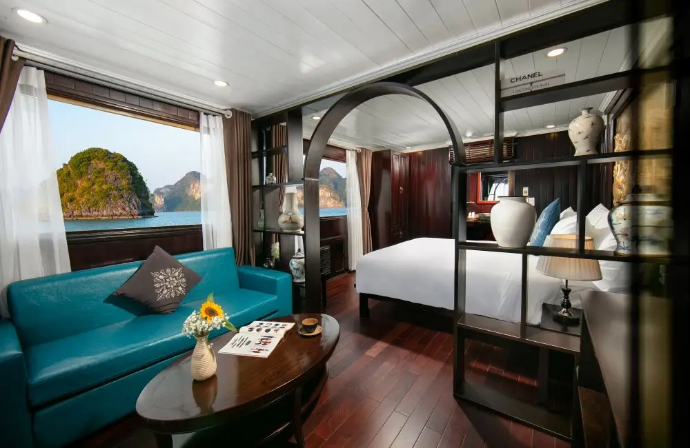 Cruise cabin