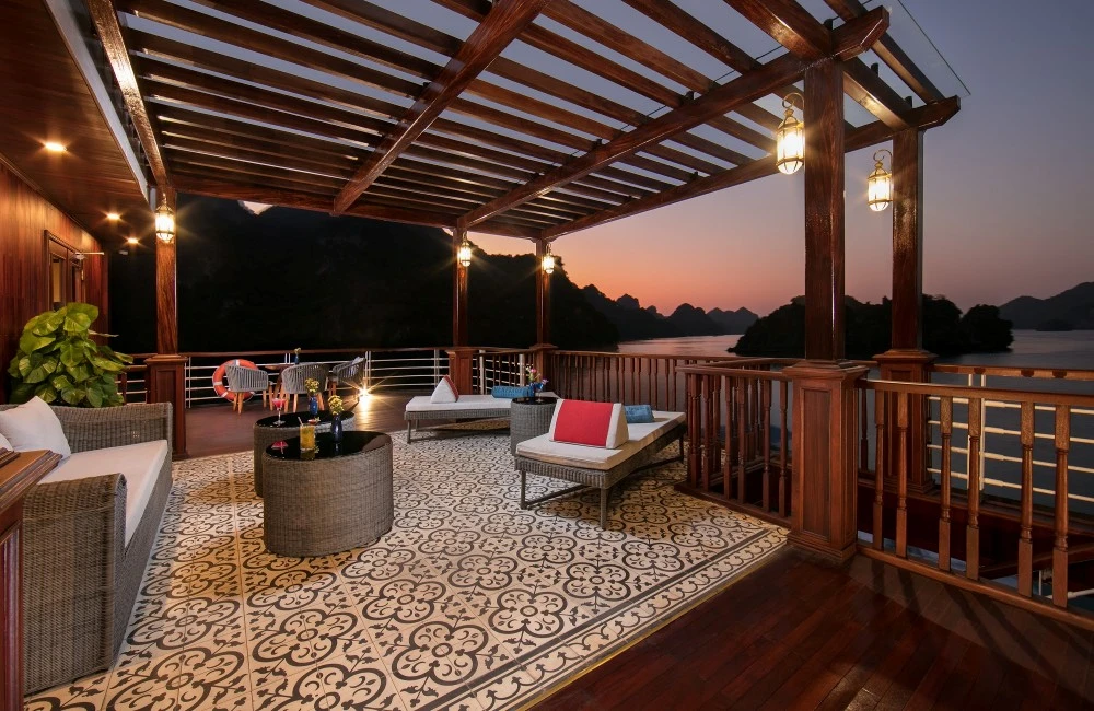 Outdoor lounge