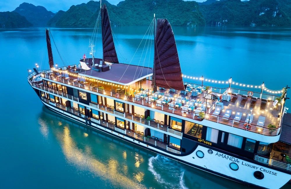 Amanda Luxury Cruise overview