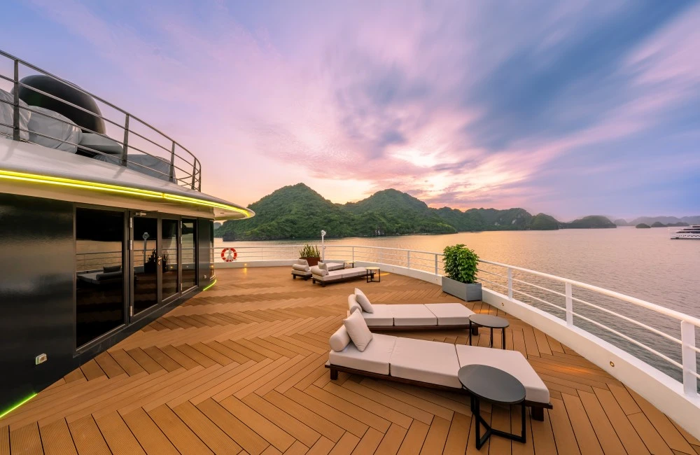 Sundeck with loungers