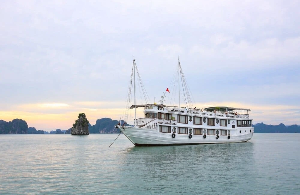 Oriental Sails Cruise