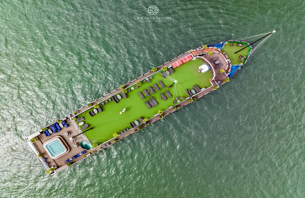 Cruise from above