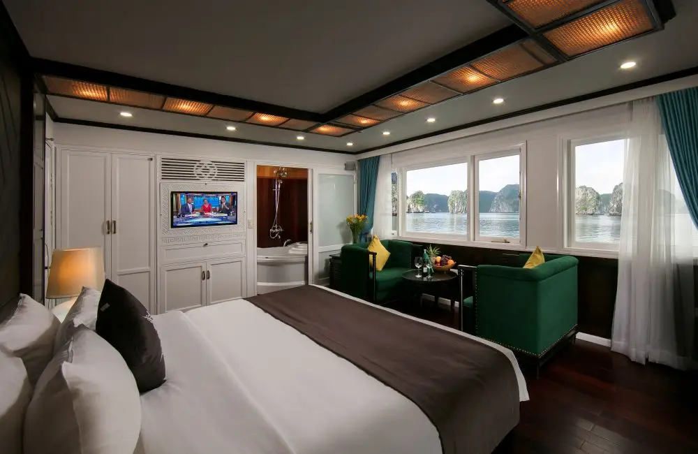 Cruise cabin