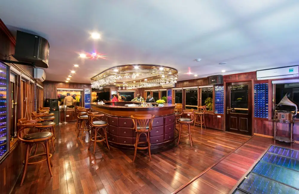 Top Deck bar