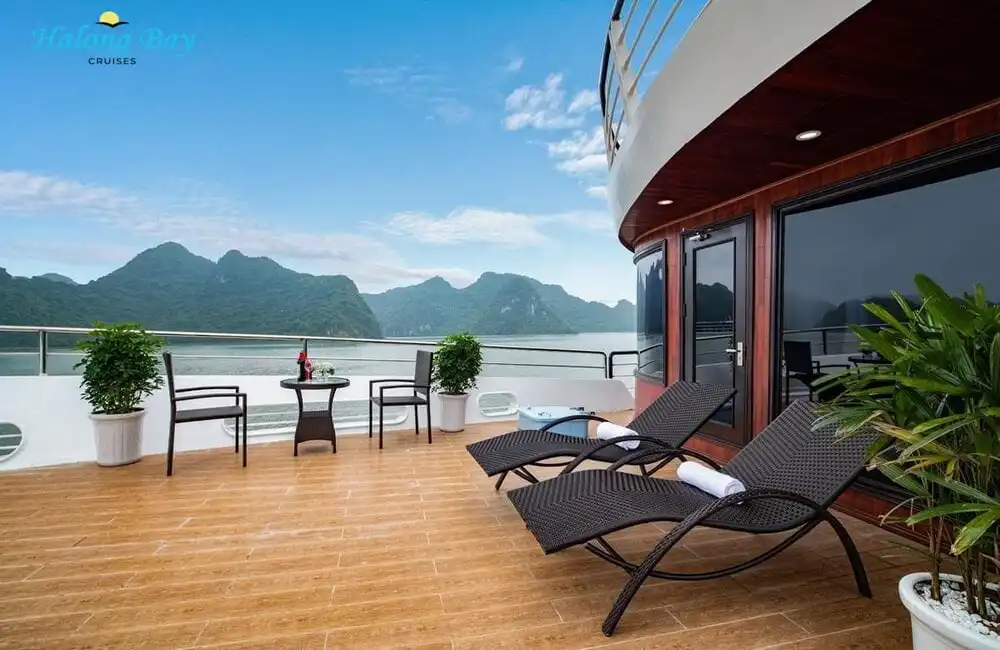 Cruise deck