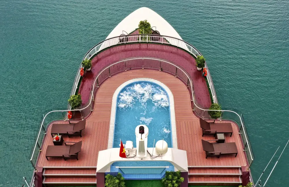 Front Deck with jacuzzi