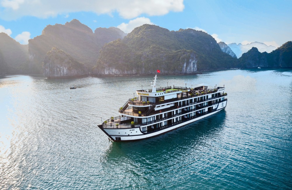 Rita Cruise Halong Bay
