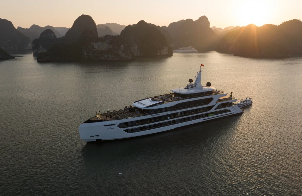 Azura Cruise
