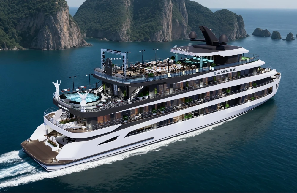 La Casta Cruise sailing in Lan Ha Bay