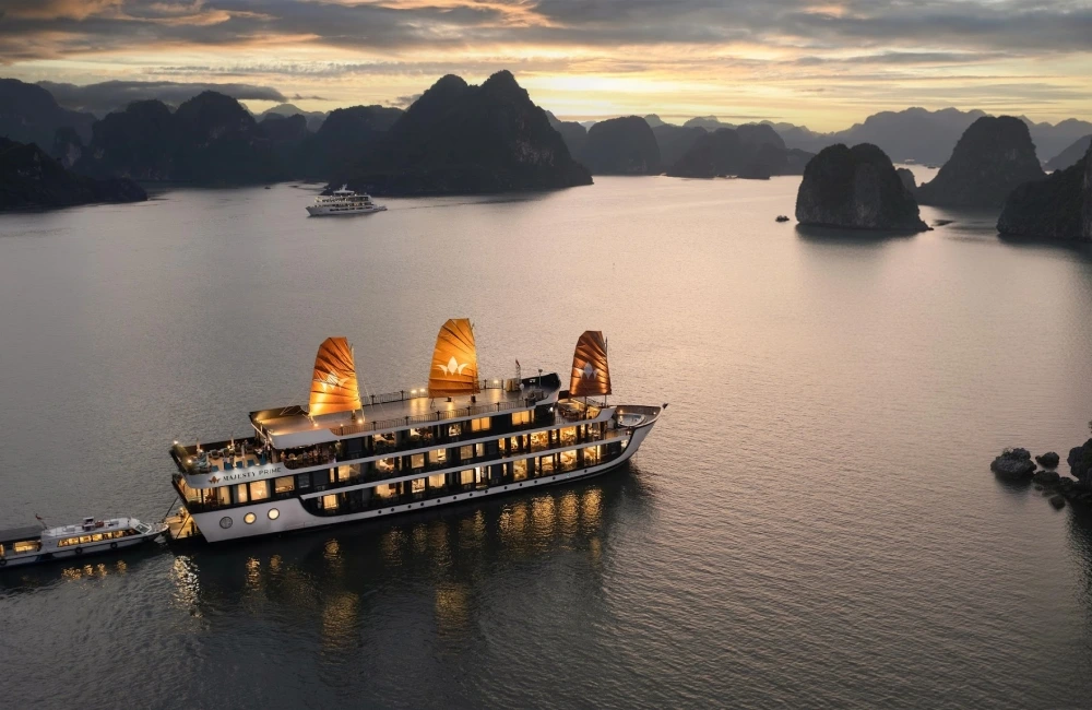 Majesty Prime Cruise sailing in Halong Bay