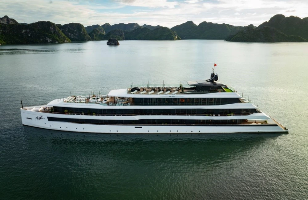 La Sen of the Bay Cruise