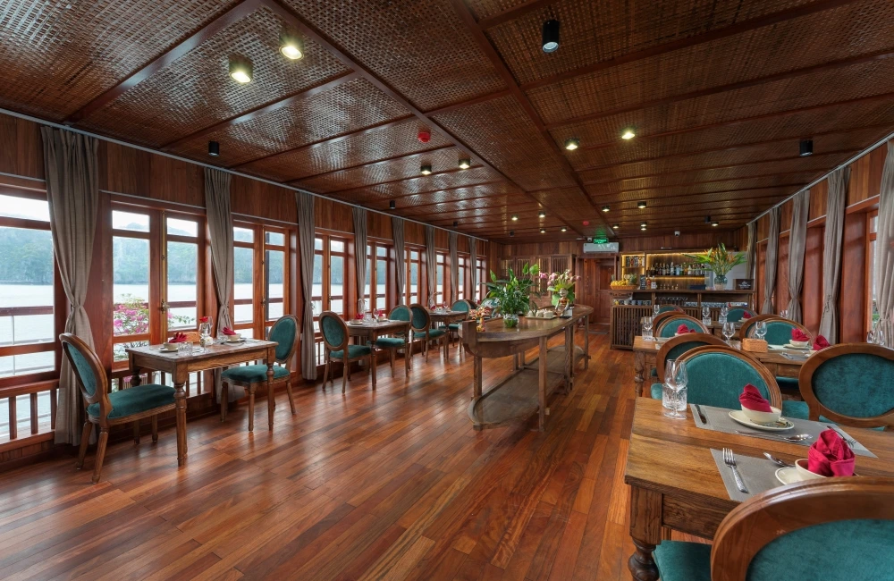 Indoor restaurant