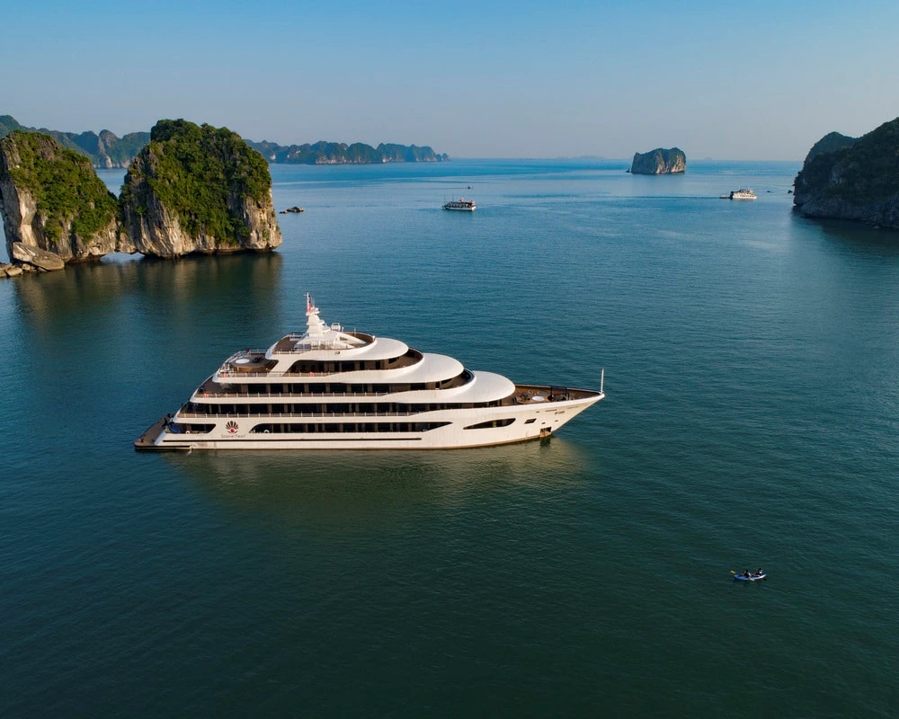 Overnight cruise in Lan Ha Bay