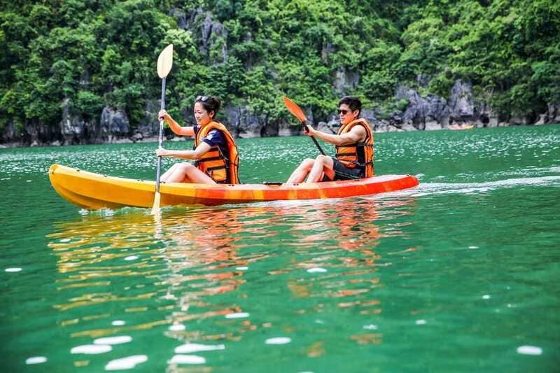 kayaking on bai tu long bay